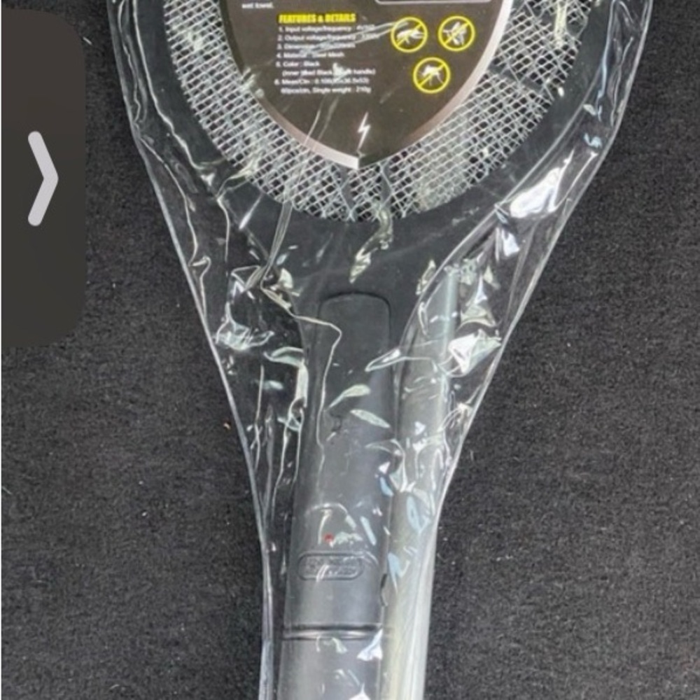 1 pc 20x9” battery powered Bug Zapper Racket - Picture 4 of 4